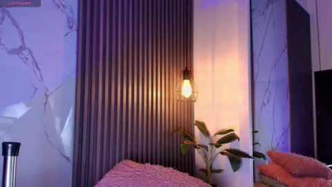 Snapshot of cherry_blossom18_ chatting on December 1, 2025, 11:37 am C H E R R Y online show from December 1, 2025, 11:37 am