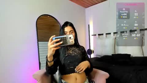 cherry_bunnyx online show from November 25, 2025, 4:01 am