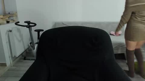 Sherry online show from March 5, 2026, 4:19 am