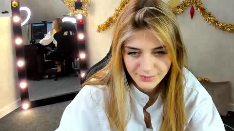 cherry_pr1ce online show from January 8, 2025, 6:31 am