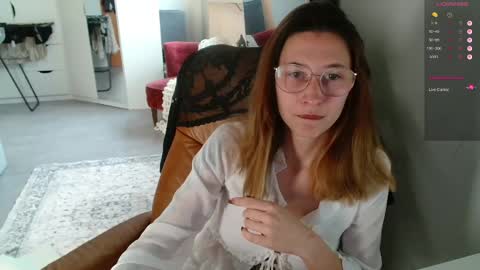Snapshot of cherryangle chatting on April 19, 2026, 7:51 am Leonie online show from April 19, 2026, 7:51 am