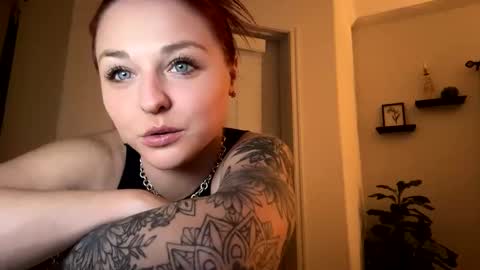 Snapshot of cherrybaby690 chatting on February 14, 2025, 1:45 am cherrybaby690 online show from February 14, 2025, 1:45 am