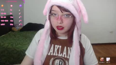 Snapshot of cherrybloom692 chatting on March 5, 2026, 9:33 pm lily rous online show from March 5, 2026, 9:33 pm