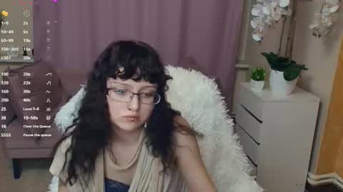 Snapshot of cherrylanding chatting on June 11, 2026, 7:56 pm Isabel online show from June 11, 2026, 7:56 pm
