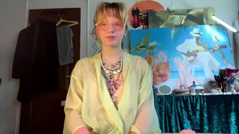 Nika online show from May 3, 2026, 12:33 pm
