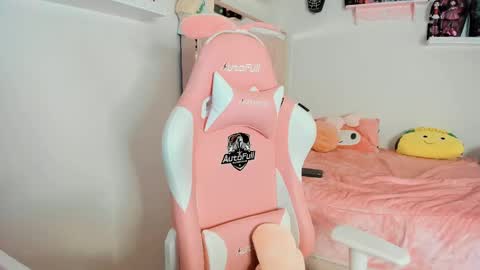 cherrycute666 online show from February 9, 2025, 8:11 am