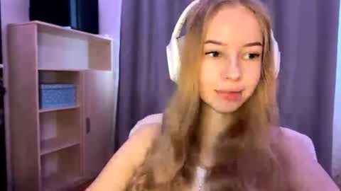 Evie online show from October 20, 2025, 9:43 am