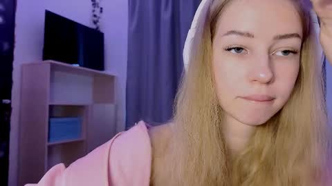 Evie online show from October 27, 2025, 9:24 am