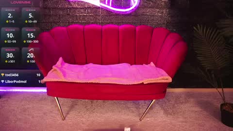 cherrysinn online show from April 10, 2026, 7:51 pm