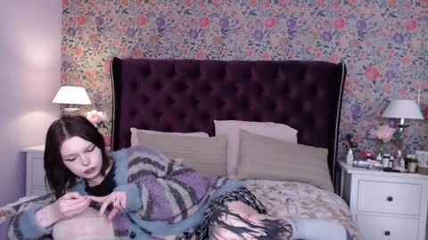 amelia online show from January 1, 2025, 9:20 pm