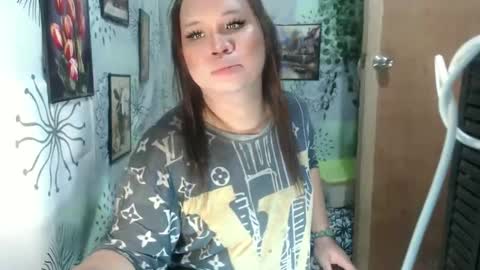 chescahotxxxl online show from December 27, 2024, 1:07 pm