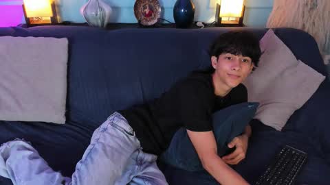 Cheys online show from March 17, 2026, 6:44 pm