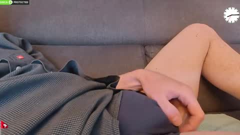 Snapshot of chezmonsieur_g chatting on May 18, 2026, 6:14 pm Grey online show from May 18, 2026, 6:14 pm