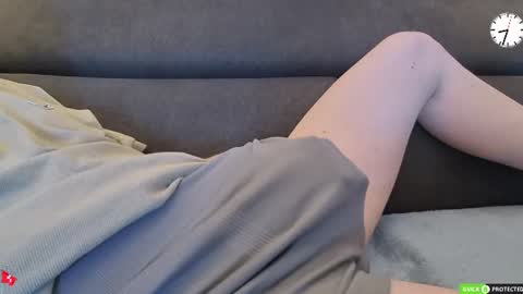 Snapshot of chezmonsieur_g chatting on July 6, 2026, 6:32 pm Grey online show from July 6, 2026, 6:32 pm