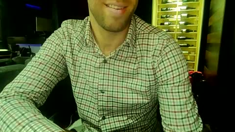 chicpit online show from September 23, 2025, 8:23 pm