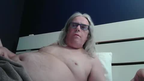 Snapshot of chiguitar chatting on February 14, 2026, 3:09 pm chiguitar online show from February 14, 2026, 3:09 pm