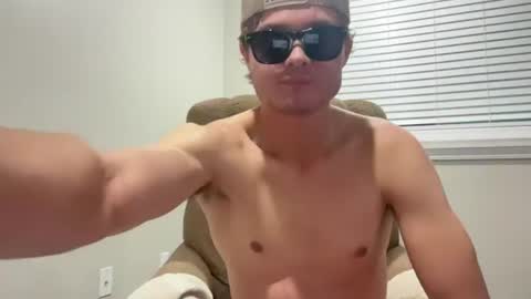 chill_fit_guy online show from August 7, 2026, 12:45 am