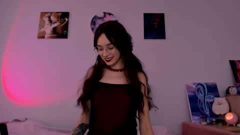 Snapshot of chill_girrrl chatting on October 25, 2025, 5:40 pm Vivian online show from October 25, 2025, 5:40 pm