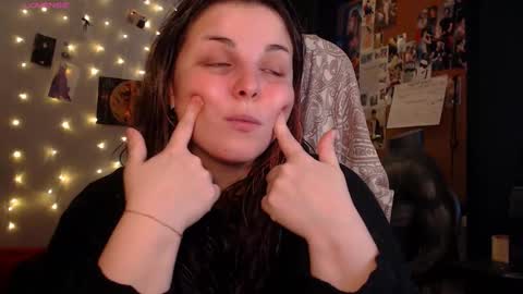 Snapshot of chill_saya chatting on October 7, 2025, 5:26 am Saya online show from October 7, 2025, 5:26 am