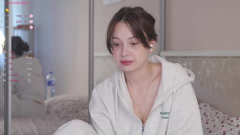 Snapshot of chillgirlll chatting on June 7, 2026, 5:00 am Nicole online show from June 7, 2026, 5:00 am
