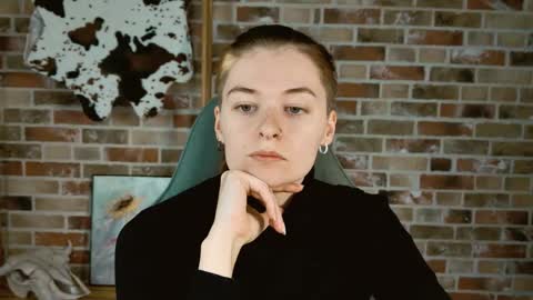 Bella online show from April 21, 2026, 9:04 am