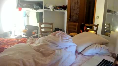 yoursensualparadise online show from September 17, 2025, 4:14 am