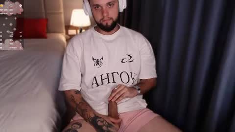 Snapshot of chilly__willy chatting on July 5, 2026, 2:18 am Mark online show from July 5, 2026, 2:18 am