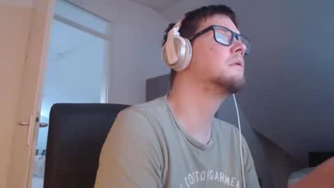 chillzonecam online show from September 8, 2025, 5:34 pm