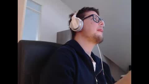 chillzonecam online show from April 25, 2026, 6:38 pm