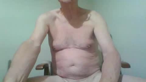Snapshot of chipper341596 chatting on April 24, 2026, 8:33 pm chipper341596 online show from April 24, 2026, 8:33 pm