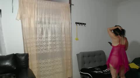 chiquitahot69 online show from April 9, 2026, 9:53 pm