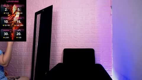 chloe1126_ online show from April 11, 2026, 1:37 pm