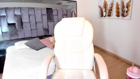 Chloe online show from January 24, 2025, 11:59 am