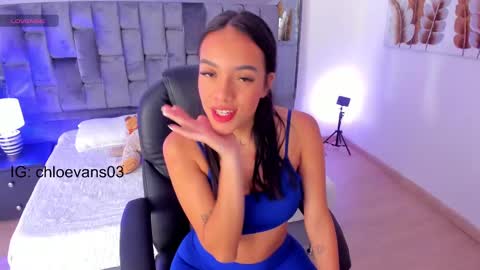 Chloe online show from March 11, 2025, 11:23 am