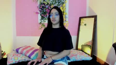 Chloe Skye online show from April 15, 2026, 7:43 pm