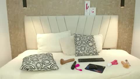 Abby 19 years online show from January 22, 2025, 3:52 am