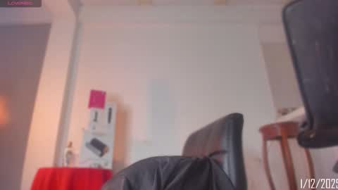 chloe_cooperr online show from December 2, 2025, 7:53 pm