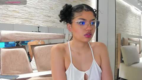 chloe online show from December 14, 2025, 11:15 am