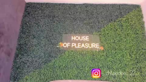 Chloe online show from October 5, 2025, 12:58 pm