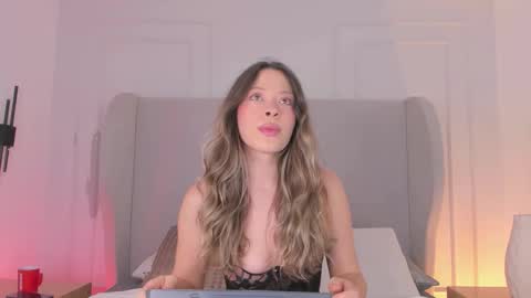 Chloe online show from October 26, 2025, 1:17 pm