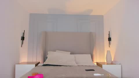 Chloe online show from April 21, 2026, 11:38 am