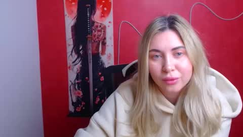 Chloe online show from November 21, 2025, 12:48 pm