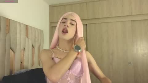 Embeer online show from April 15, 2026, 12:50 am