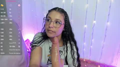 Chloe  online show from March 10, 2025, 5:00 am