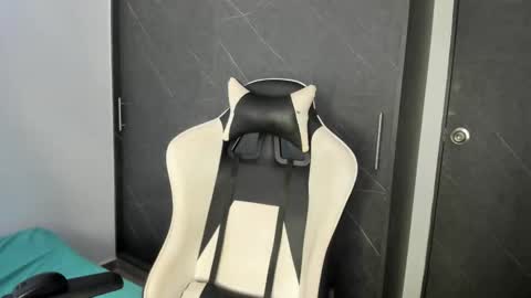 chloe online show from March 15, 2026, 9:32 pm