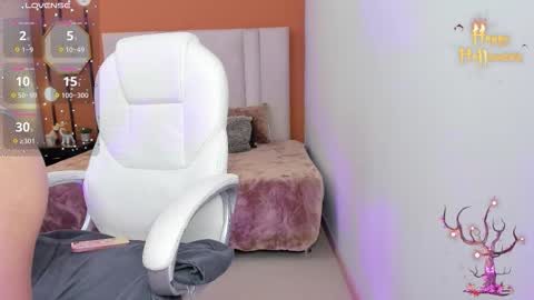 Chloe online show from October 24, 2025, 5:31 pm