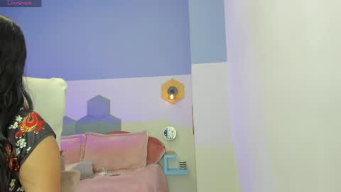 Chloe online show from April 18, 2026, 3:16 pm