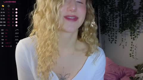 Snapshot of chloe_guidry chatting on December 11, 2024, 2:19 am Arianaa Mourrr online show from December 11, 2024, 2:19 am