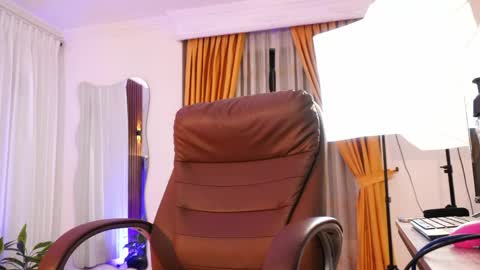 Snapshot of chloe_harriss chatting on April 24, 2026, 11:56 am Chloe online show from April 24, 2026, 11:56 am