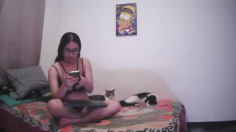 Chloe and Danna online show from February 26, 2025, 1:00 am